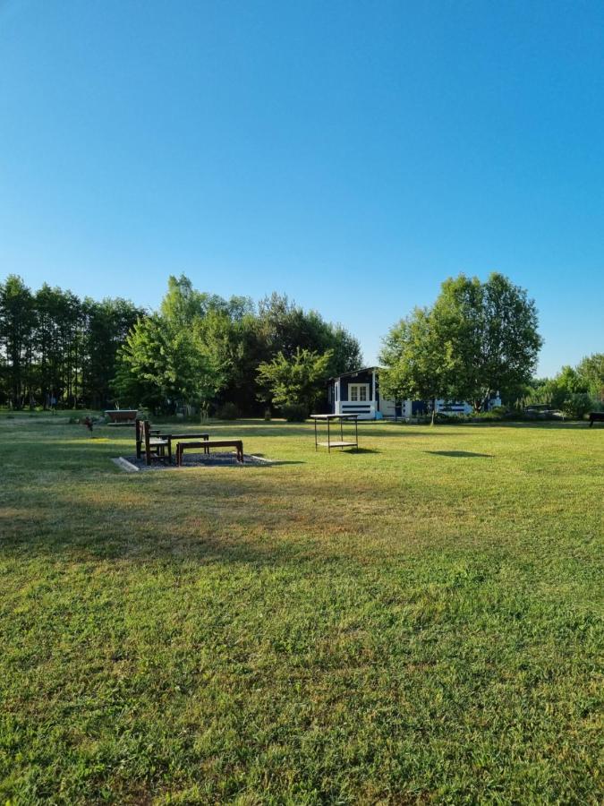 Campsite 37A - Wooden Cabins Karklė المظهر الخارجي الصورة